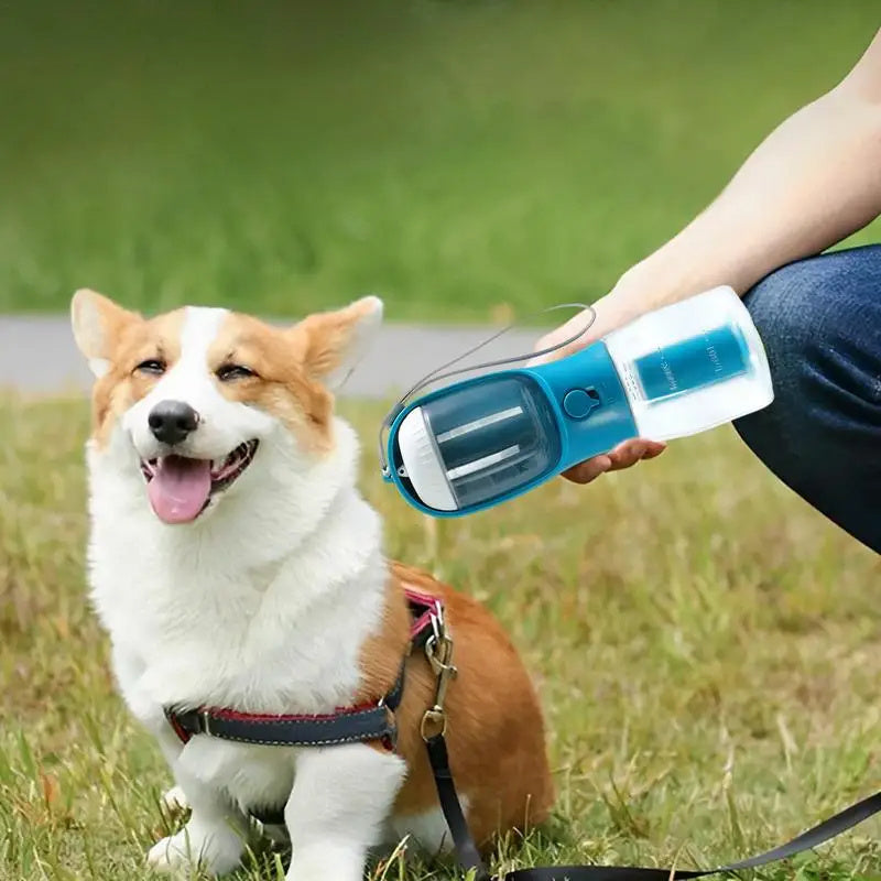 Botella 3 en 1 para Mascotas - Hidratación, Alimento y Bolsas de Basura